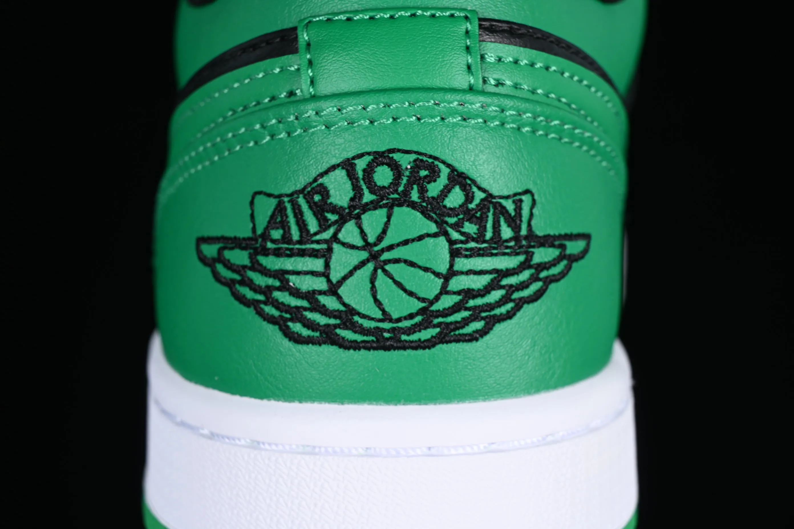 All categories Air Jordan Jordan series basketball shoes Air Jordan 1 Low G version pure original Air Jordan 1 Low "Lucky Green" AJ1 Joe 1 black green low-top basketball shoes 553558-065